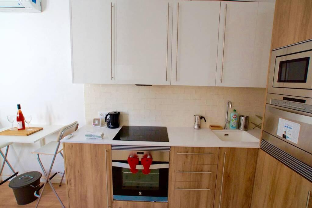 Lovely Flat Fira Mwc Οσπιταλέτ ντε Λιοβρεγάτ Εξωτερικό φωτογραφία